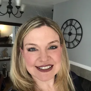 Laura R.