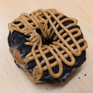 @endoedibles on Instagram 09/16/24  Oreo Peanut Butter Doughnut