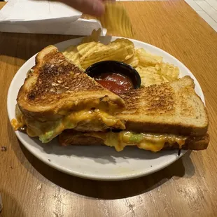 Avocado chipotle chicken grilled cheese