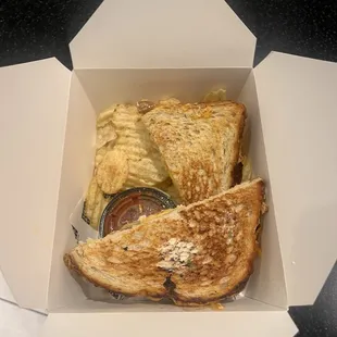 Chipotle chicken grilled cheese