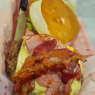 a bacon and cheese burger