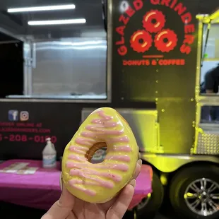 Strawberry lemonade donut