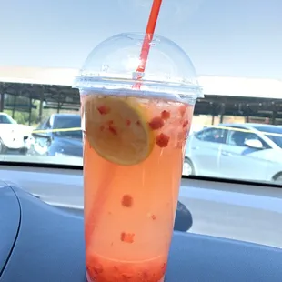 32 oz Strawberry Lemonade