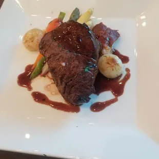 Filet Mignon with natural wine sauce