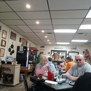 Happy diners at Glenda's