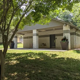 Restrooms building at Glenn C Hilton Jr. Memorial Park