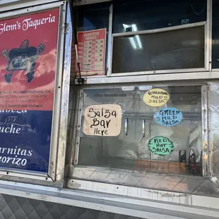Hours and salsa options as of 5/17/21