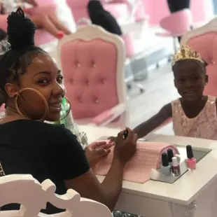 Glitter &amp; Glitz Kids Spa