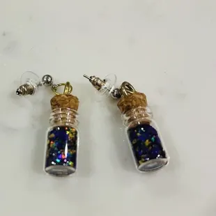 Super cute spare glitter earrings.