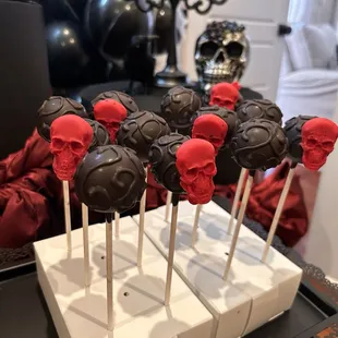 Red velvet cake pops.