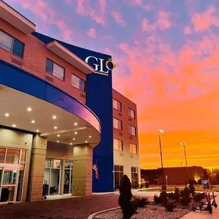 GLō Best Western Enid Ok Downtown/Convention Center Hotel
