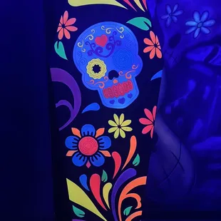 el Día de los Muertos coffin