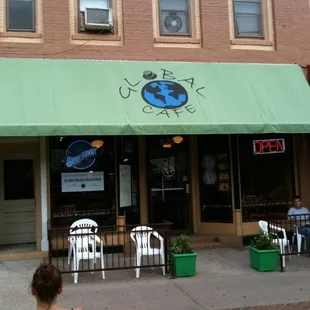 the outside of the restaurant