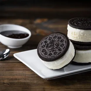 Glory Days Grill is a sports-themed family restaurant featuring a variety of dining options, outstanding service and sports.