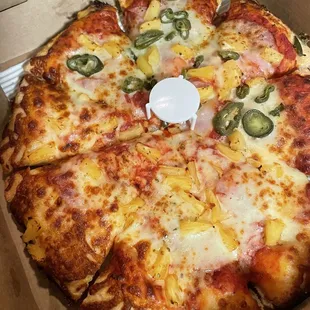 Medium make your own, ham and pineapple, half with jalapeño