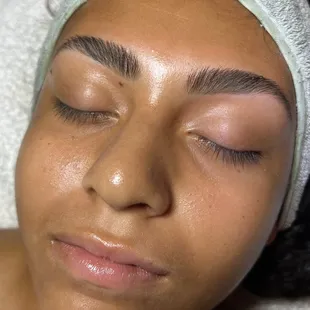 Mini Facial + Teen Eyebrow Wax