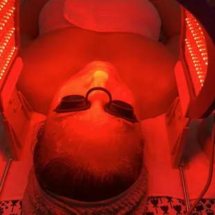 Red light therapy for healing and anti-aging