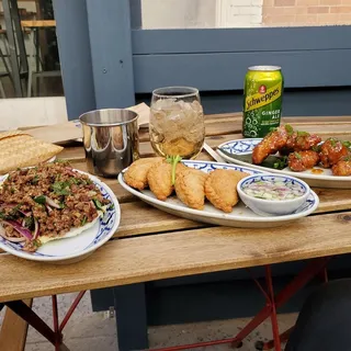 Peek Gai Tod (Fried Chicken Wings)