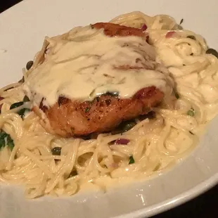Chicken with white sauce