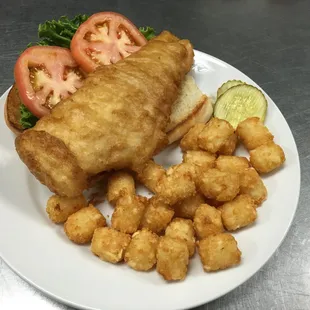 Fish Sandwich with Tots