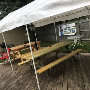 Smoking patio (no drinks allowed)