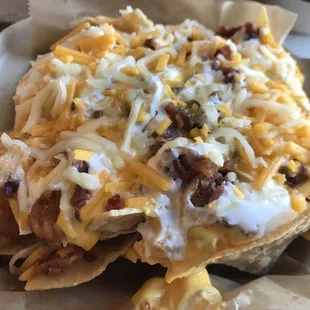 Ultimate Nachos...sans Jalapeño, sub bacon for guac (they ran out of guac on this day)