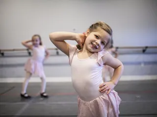 Bloom Dance Studio - Blondo