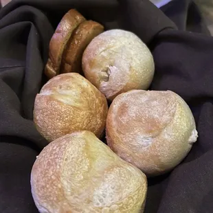 Fresh hot bread and crouton crisps...