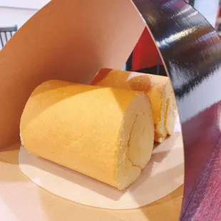 Mango cake rolls