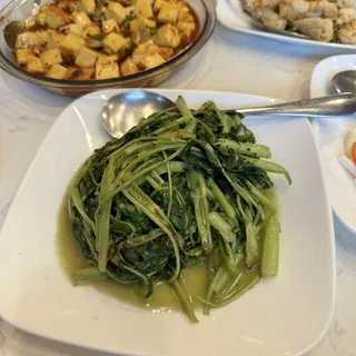 On Choy with garlic