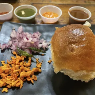 I asked for the Vada Pav plain with all the toppings on the side