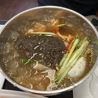 34. Cold Buckwheat Noodles ()