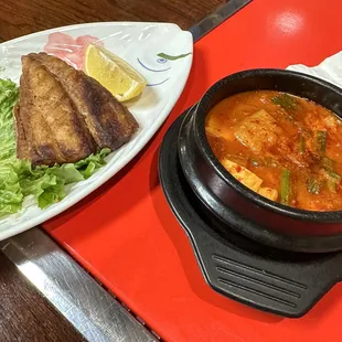 Spanish Mackerel and Kimchi Tofu Soup set