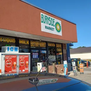 the front of a grocery store