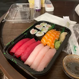 Tricolor Sushi Dinner
