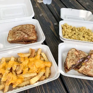 Patty Melt, Mac'N'Cheeze, Cheeze Fries