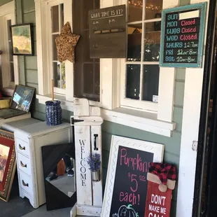 Hours and cute decor