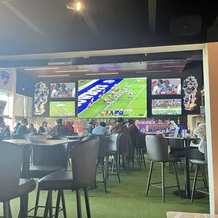 Huuuuuge screen making it an ideal place to watch a big game