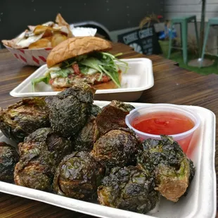 fried chicken, fried chicken wings, chicken wings and fried chicken, food, chicken, bbq chicken, chicken wings, bbq wings, poultry