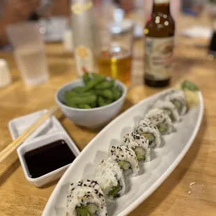 Edamame, veggie roll