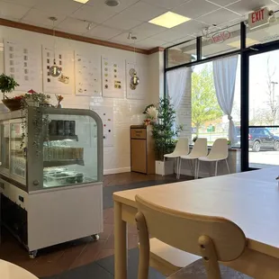 ramen and noodles, interior