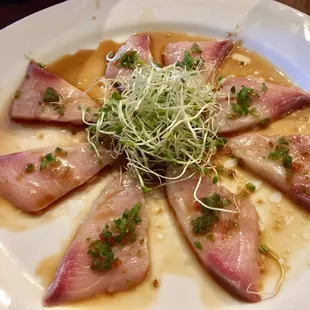 Hamachi carpaccio, so sloppy playing