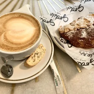 Cappuccino &amp; Croissant Almond