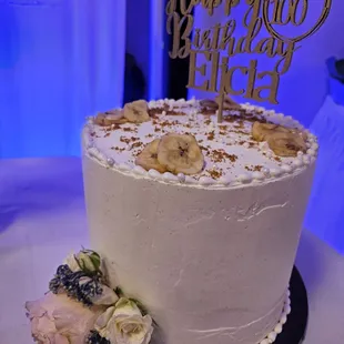 8" tall cake banana pudding flavor. The guests really liked this one!