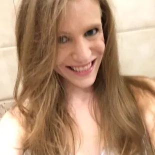 Only myself MARIELLA Jacqueline, google me :-) please I get paid for this LOL