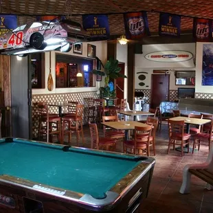 Pool &amp; entertainment rooms