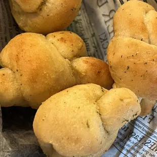 Garlic knots
