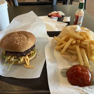 Fries good size, let's try it