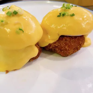 GOGA Crab Cake Egg Benedict -- Weekend Brunch