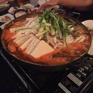 Assorted Seafood Hot Pot